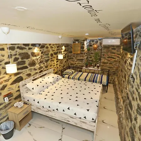 Villa Center