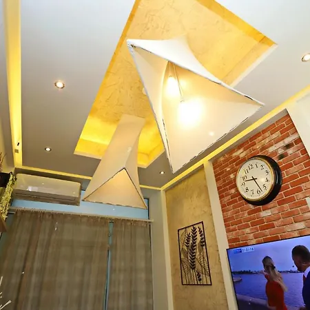 Center Villa *