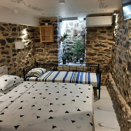 Villa Center