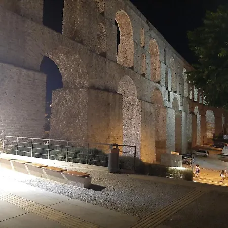 Villa Center